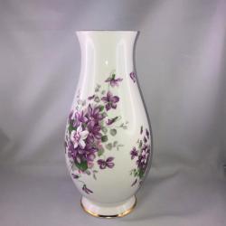 Vaso in porcellana con violette 1